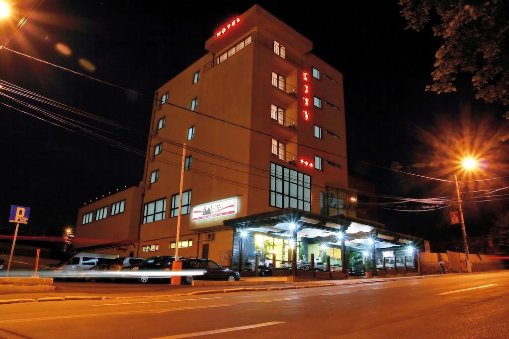 Hotel City Tulcea Exterior photo